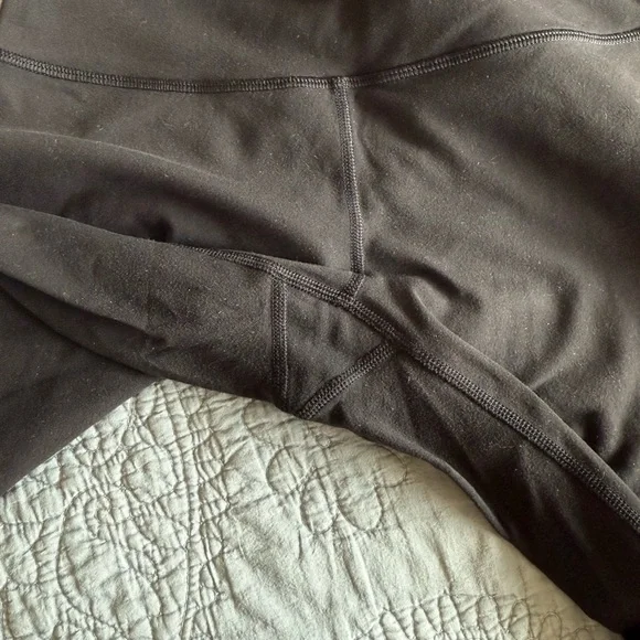 Lululemon Wunder Under Leggings - Picture 3 of 5